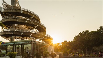 A hotspot for taking stunning photos of sunsets at the famous landmark is the Spiral Lookout Tower.